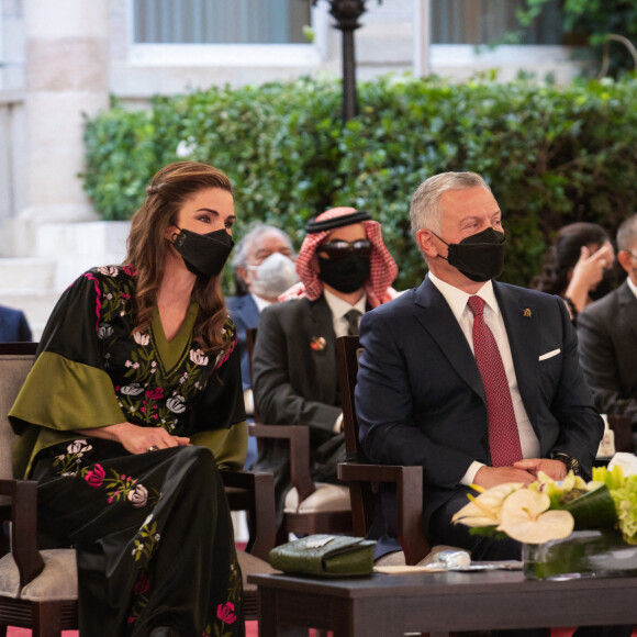 Le Roi Abdallah II de Jordanie, son épouse la Reine Rania Al Abdullah et leur fils, le Prince Héritier Al Hussein, assistent à la cérémonie marquant le 75ème anniversaire de l'indépendance de la Jordanie au Palais de Raghadan. Amman, le 25 mai 2021.