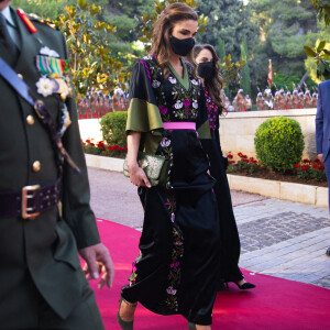La Reine Rania Al Abdullah et sa fille, la princesse Salma, assistent à la cérémonie marquant le 75ème anniversaire de l'indépendance de la Jordanie au Palais de Raghadan. Amman, le 25 mai 2021.