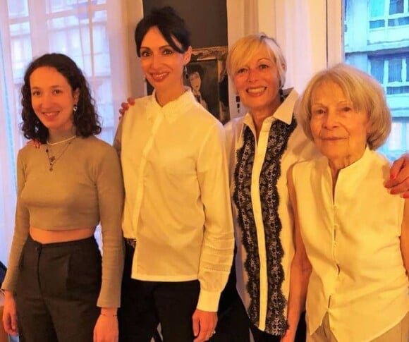 Géraldine Maillet, rare photo avec sa fille, sa maman et sa grand-mère, le 30 mai 2021