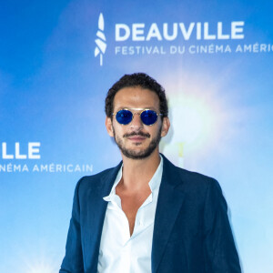 Vincent Dedienne - Photocall du film "A Good Man" lors du 46ème Festival du Cinéma Américain de Deauville, le 6 septembre 2020. © Oliver Borde / Bestimage 