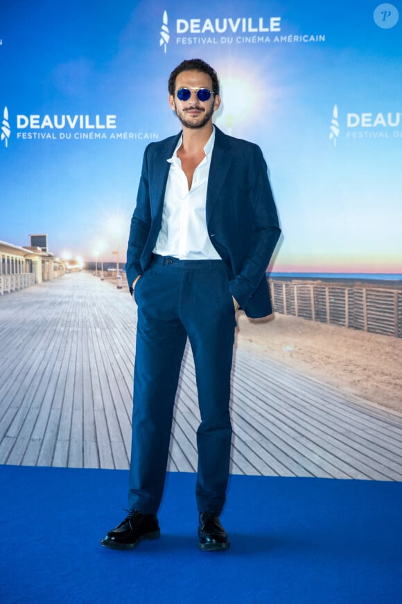 Vincent Dedienne - Photocall du film "A Good Man" lors du 46ème Festival du Cinéma Américain de Deauville, le 6 septembre 2020. © Oliver Borde / Bestimage 