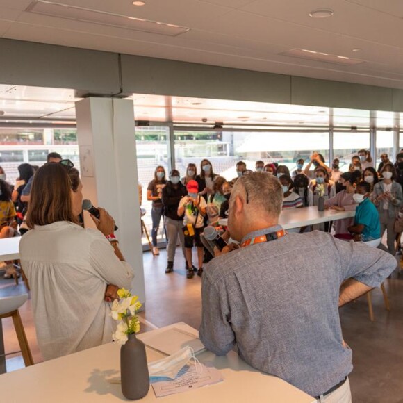 Laure Manaudou était l'invitée de BNP Paribas à Roland-Garros, pour rencontrer des adolescents. Paris, le 31 mai 2021.