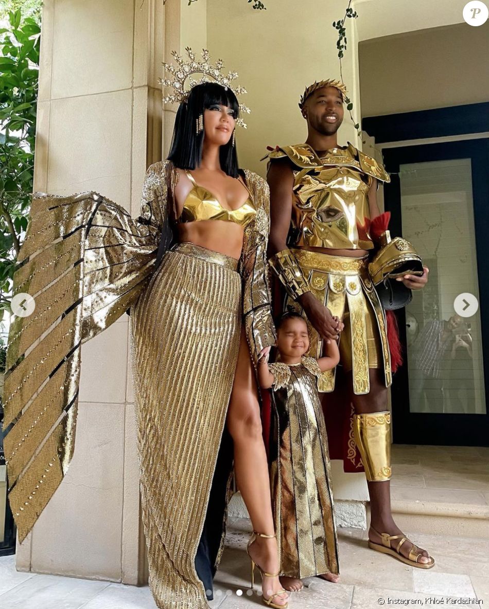 Khloé Kardashian, le basketteur Tristan Thompson et leur fille True déguisés pour Halloween. Octobre 2020.
