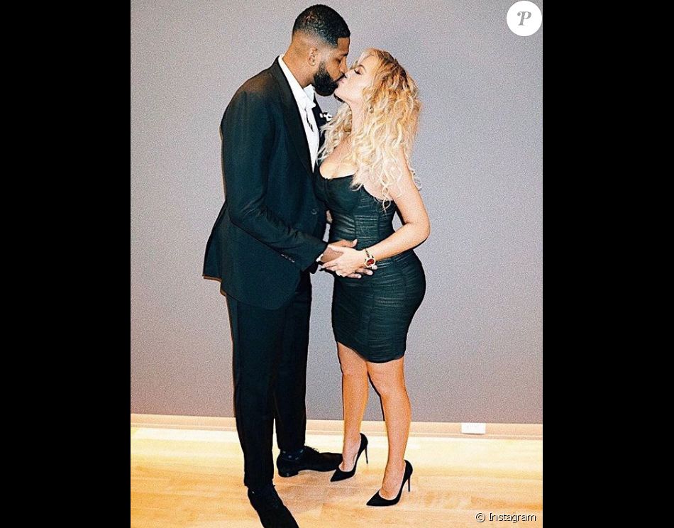Khloé Kardashian (enceinte) et Tristan Thompson sur une photo publiée sur Instagram en janvier 2018