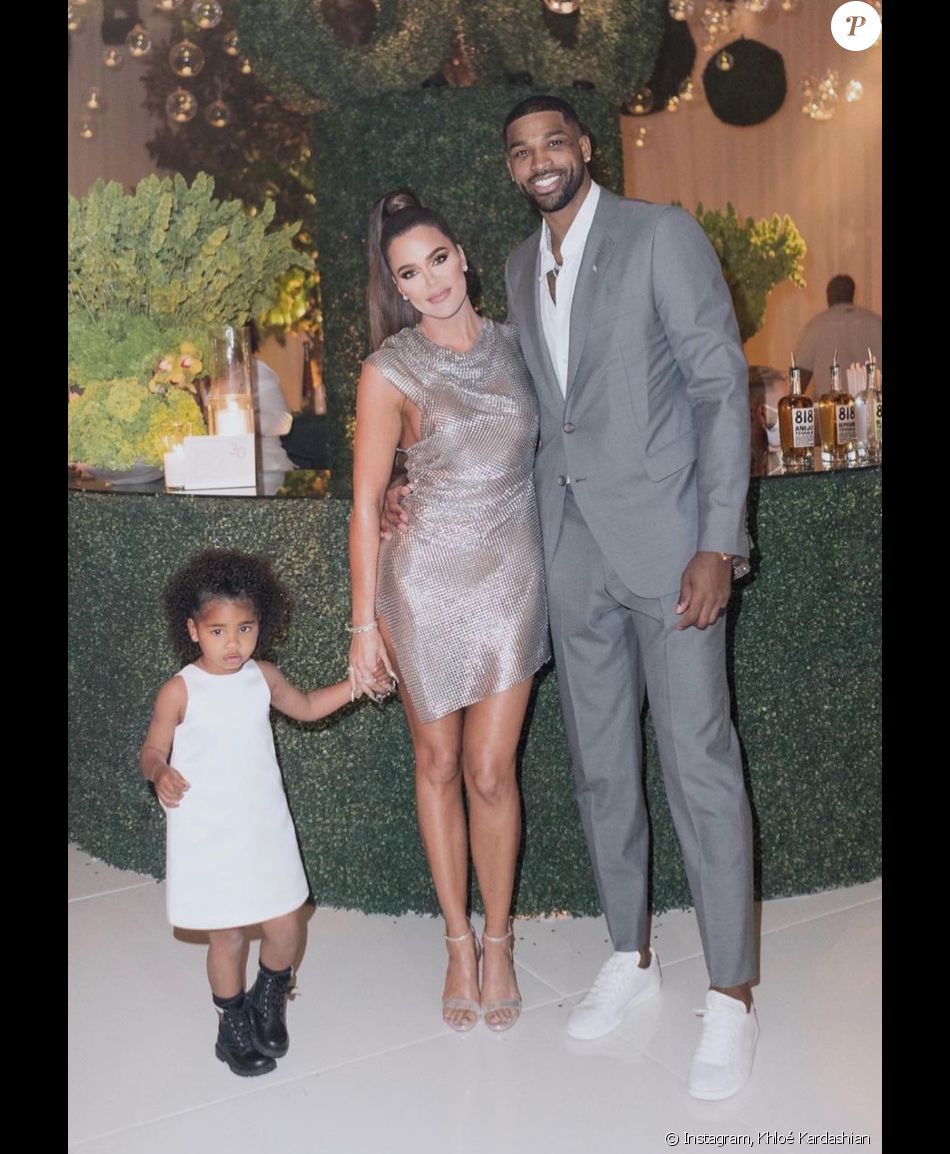 Khloé Kardashian, Tristan Thompson et leur fille True. Mars 2021.