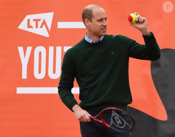 Le prince William, duc de Cambridge, rend visite aux jeunes de la Lawn Tennis Association à Édimbourg, Ecosse, Royaume Uni, le 27 mai 2021.
