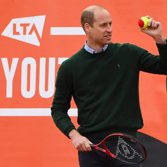 Le prince William, duc de Cambridge, rend visite aux jeunes de la Lawn Tennis Association à Édimbourg, Ecosse, Royaume Uni, le 27 mai 2021.