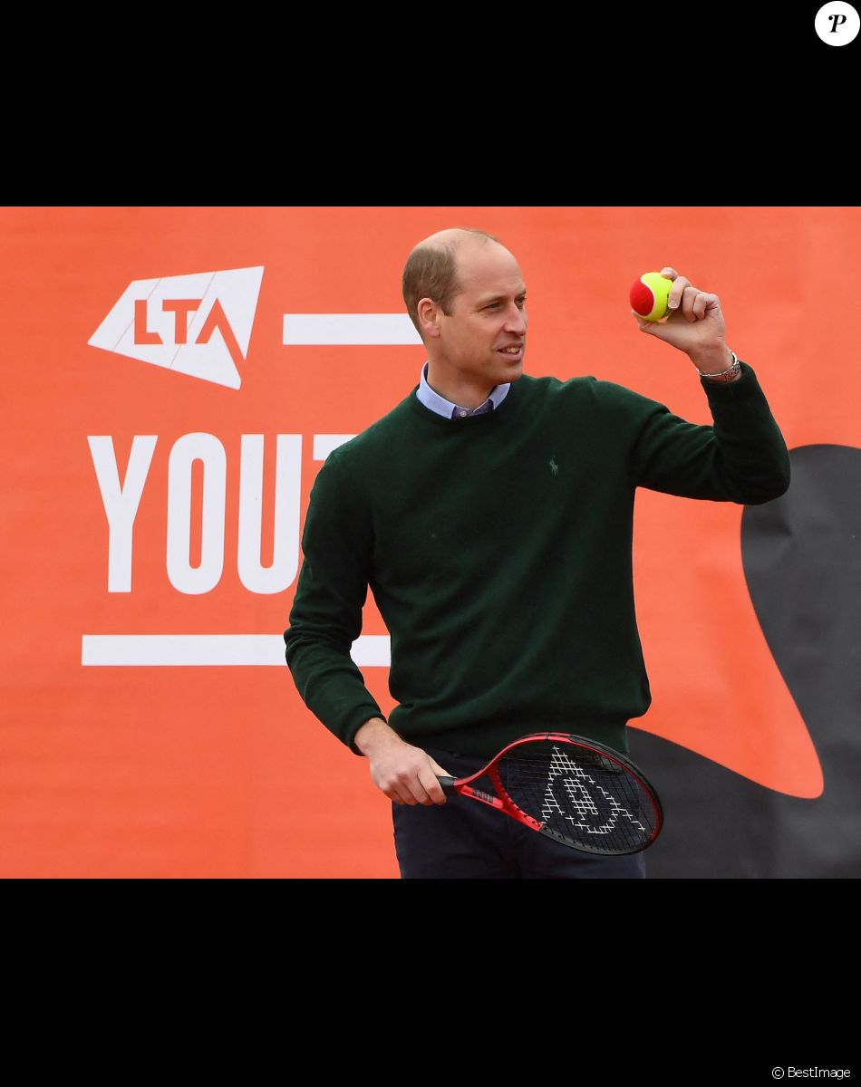 Le prince William, duc de Cambridge, rend visite aux jeunes de la Lawn Tennis Association à Édimbourg, Ecosse, Royaume Uni, le 27 mai 2021.