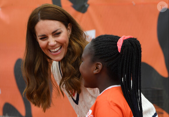 Kate Middleton, duchesse de Cambridge, rend visite aux jeunes de la Lawn Tennis Association à Édimbourg, Ecosse, Royaume Uni, le 27 mai 2021.