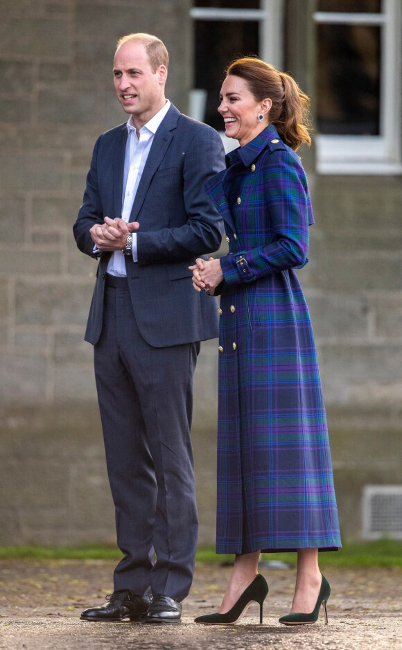 Le prince William, duc de Cambridge, et Kate Catherine Middleton, duchesse de Cambridge, ont assisté à une projection du film "Cruella" dans un drive-in à Edimbourg, à l'occasion de leur tournée en Ecosse