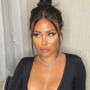 Maeva Ghennam sexy sur Instagram, le 20 février 2021