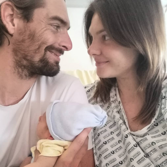 Camille Lacourt, Alice Detollenaere et leur fils Marius.