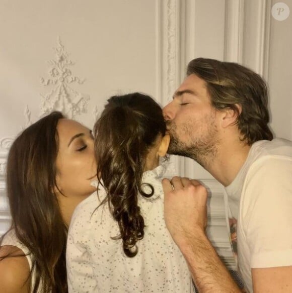 Valérie Bègue partage une photo avec sa fille Jazz et son ex-mari Camille Lacourt sur Instagram le 3 avril 2017.