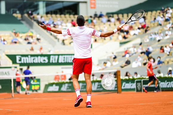 Novak Djokovic a battu Lorenzo Musetti sur abandon (au 5e set) lors des internationaux de France de Tennis de Roland Garros 2021. Paris, le 7 juin 2021. © JB Autissier/Panoramic/Bestimage
