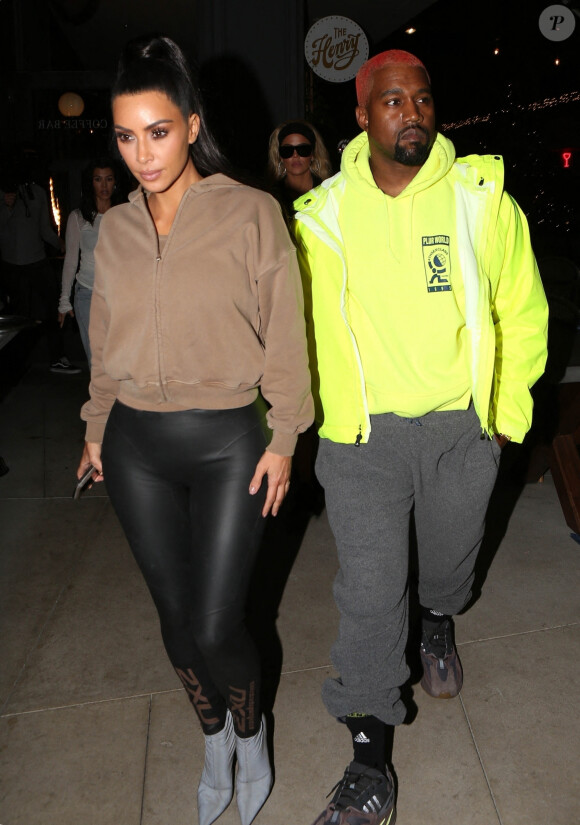 Kim Kardashian et son ex-mari Kanye West sont allés diner en famille au restaurant The Henry à Los Angeles.