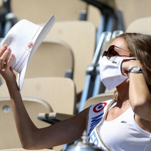 Amandine Petit, Miss France 2021, dans les tribunes des Internationaux de France de Tennis de Roland Garros. Paris, le 10 juin 2021 © Dominique Jacovides / Bestimage