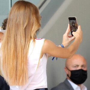 Amandine Petit, Miss France 2021, dans les tribunes des Internationaux de France de Tennis de Roland Garros. Paris, le 10 juin 2021 © Dominique Jacovides / Bestimage