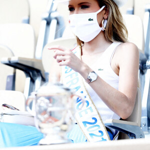 Amandine Petit, Miss France 2021, dans les tribunes des Internationaux de France de Tennis de Roland Garros. Paris, le 10 juin 2021 © Dominique Jacovides / Bestimage