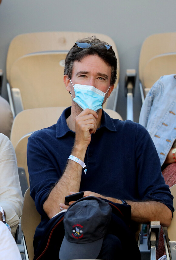 Photo : Antoine Arnault et son fils - Tribunes lors des Internationaux de  France de tennis de Roland Garros 2023, à Paris, le 6 juin 2023. ©  Jacovides-Moreau/Bestimage - Purepeople