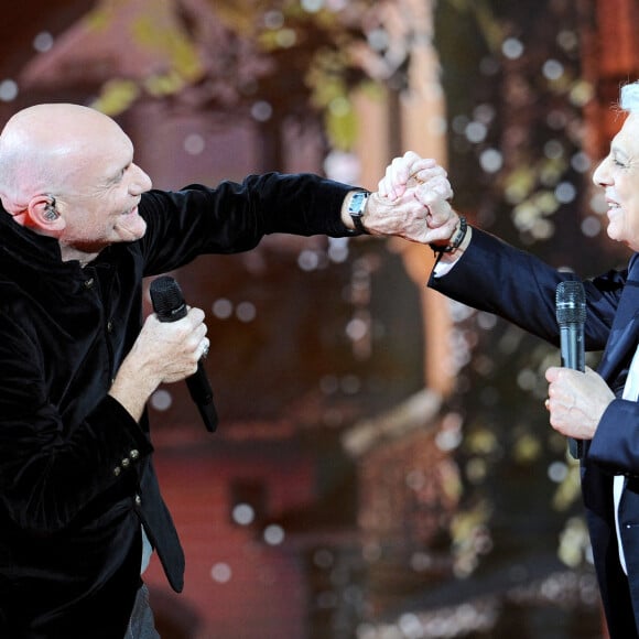 Exclusif -  Gaetan Roussel et Enrico Macias - Enregistrement de l'émission "Duos Mystères" à la Seine Musicale à Paris, qui sera diffusée le 12 juin sur TF1. © Gaffiot-Moreau / Bestimage