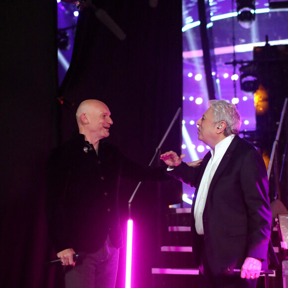 Exclusif - Gaetan Roussel et Enrico Macias - Backstage de l'enregistrement de l'émission "Duos Mystères" à la Seine Musicale à Paris, qui sera diffusée le 12 juin sur TF1 © Gaffiot-Moreau / Bestimage