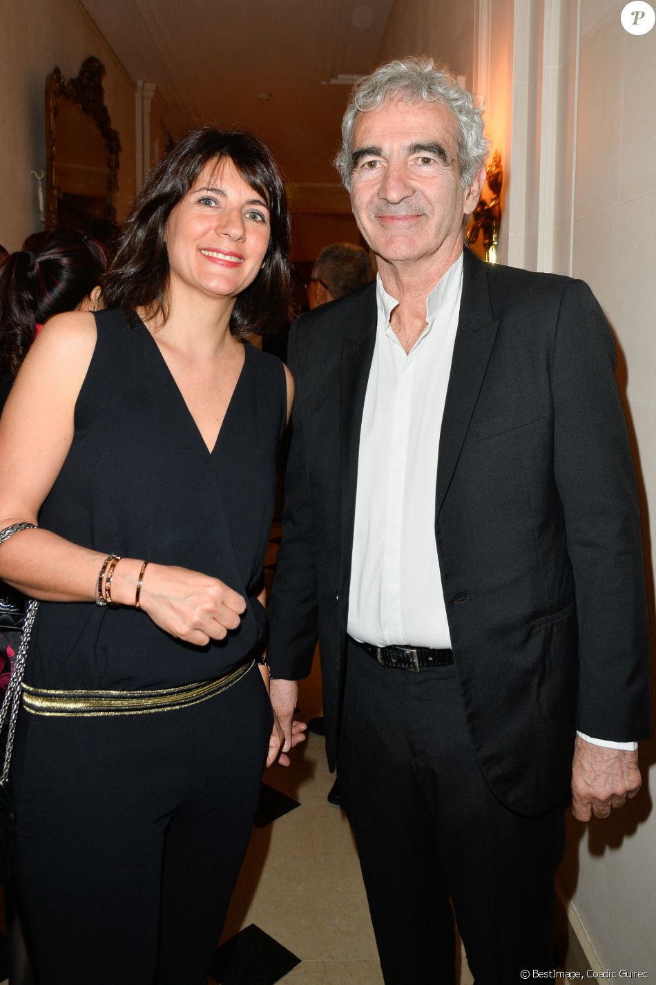 Raymond Domenech et sa compagne Estelle Denis lors de l'anniversaire des 10 ans de l'Etoile de Martin à l'hôtel Le Bristol à Paris. L'association soutient la recherche sur les cancers de l'enfant et offre des moments de plaisir et de détente à des enfants hospitalisés. Paris, le 30 mars 2017. © Guirec Coadic/Bestimage