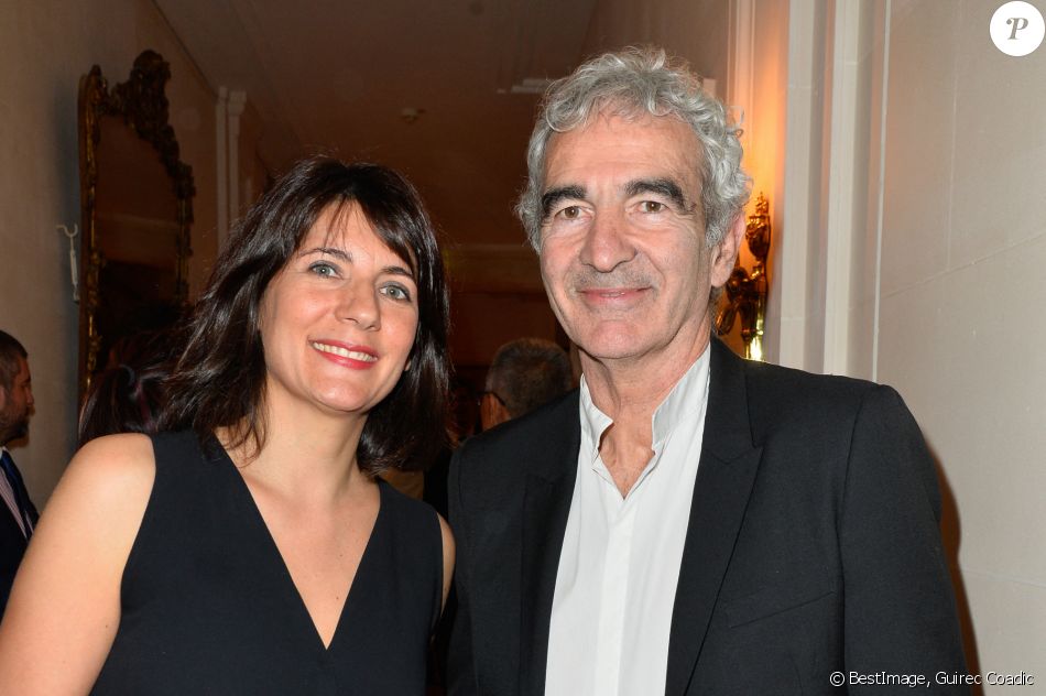 Raymond Domenech et sa compagne Estelle Denis lors de l'anniversaire des 10 ans de l'Etoile de Martin à l'hôtel Le Bristol à Paris. L'association soutient la recherche sur les cancers de l'enfant et offre des moments de plaisir et de détente à des enfants hospitalisés. Paris. © Guirec Coadic/Bestimage