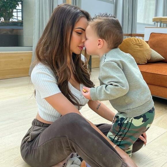 Nabilla Benattia avec son fils Millann