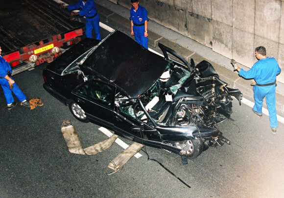 Voiture accidentée de Dodi Al Fayed et de Lady Diana - Tunnel de l'Alma à Paris, le 31 août 1997