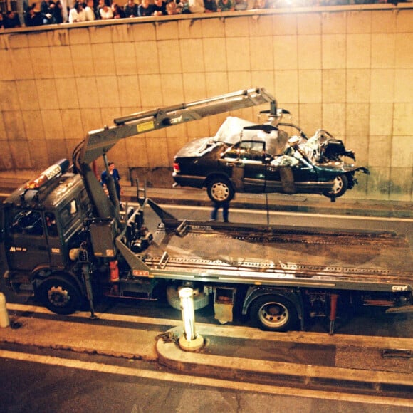 Voiture accidentée de Dodi Al Fayed et de Lady Diana - Tunnel de l'Alma à Paris, le 31 août 1997