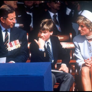 Diana, le prince Charles et leurs enfants William et Harry à Londres.