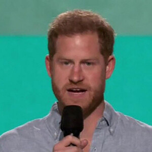 Capture d'écran du prince Harry, duc de Sussex, lors du concert caritatif "Vax Live" en faveur de la vaccination contre le Coronavirus (COVID-19) à Los Angeles. Le 8 mai 2021 