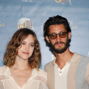 Lou de Laâge et Pierre Niney à la première du film "Boite Noire" dans le cadre du Festival CINEROMAN au cinéma Pathé Gare du Sud à Nice, France, le 19 juin 2021. © Denis Guignebourg/Bestimage