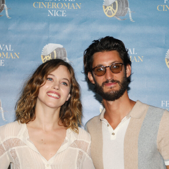 Lou de Laâge et Pierre Niney à la première du film "Boite Noire" dans le cadre du Festival CINEROMAN au cinéma Pathé Gare du Sud à Nice, France, le 19 juin 2021. © Denis Guignebourg/Bestimage