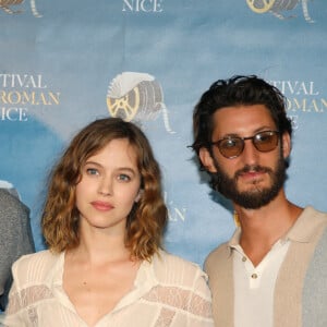 Pierre Niney, Lou de Laâge et Yann Gozlan à la première du film "Boite Noire" dans le cadre du Festival CINEROMAN au cinéma Pathé Gare du Sud à Nice, France, le 19 juin 2021. © Denis Guignebourg/Bestimage