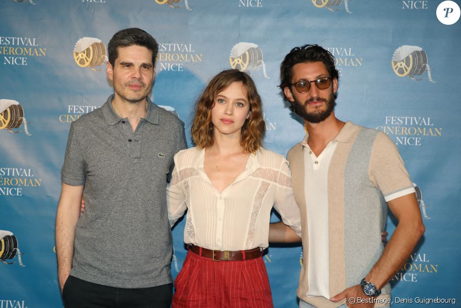 Pierre Niney, Lou de Laâge et Yann Gozlan à la première du film "Boite Noire" dans le cadre du Festival CINEROMAN au cinéma Pathé Gare du Sud à Nice, France, le 19 juin 2021. © Denis Guignebourg/Bestimage