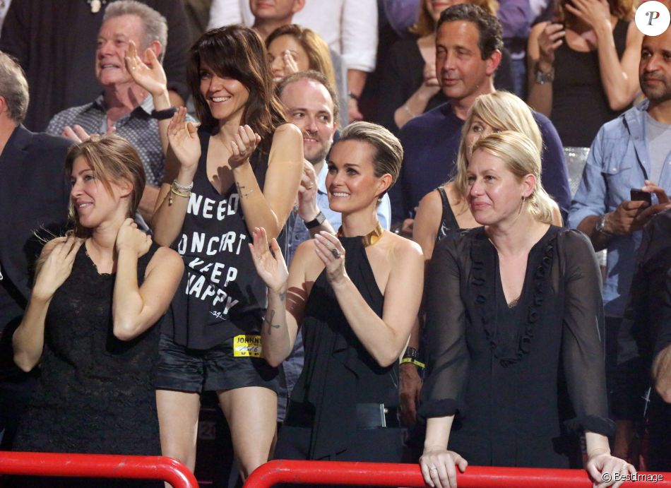 Exclusif - Amanda Sthers, Hortense D'Esteve, Laeticia Hallyday, Luana Belmondo - People au concert de Johnny Hallyday au POPB de Bercy a Paris - Jour 2. Le 15 juin 2013