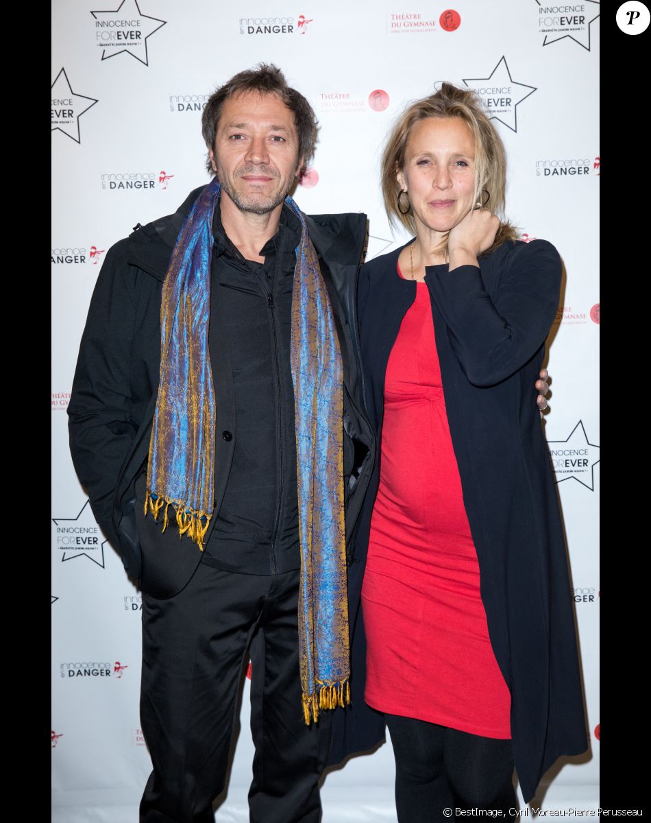 Bruno Debrandt et sa femme Marie Kremer enceinte - Photocall de la soirée Innocence Forever au théâtre du gymnase à Paris le 26 novembre 2018. © Cyril Moreau-Pierre Perusseau/Bestimage