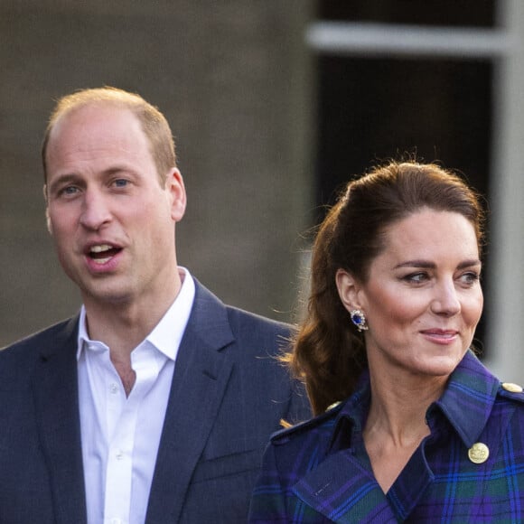 Le prince William, duc de Cambridge, et Kate Catherine Middleton, duchesse de Cambridge, ont assisté à une projection du film "Cruella" dans un drive-in à Edimbourg, à l'occasion de leur tournée en Ecosse. Le 26 mai 2021