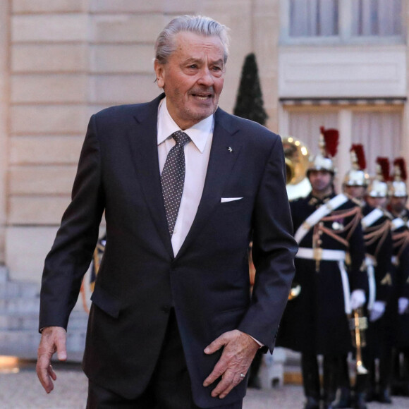 Alain Delon - Arrivées au dîner d'état en l'honneur du président de la république de Chine X.Jinping au Palais de L'Elysée, Paris, le 25 mars 2019. © Stéphane Lemouton / BestImage