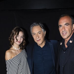 Richard Berry, sa petite fille Elise Petit et Nikos Aliagas - Surprises - Backstage de l'enregistrement de l'émission "La Chanson secrète 5", qui sera diffusée le 11 janvier 2020 sur TF1, à Paris. Le 17 décembre 2019 © Gaffiot-Perusseau / Bestimage