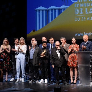 Les lauréats et les membres du jury - Cérémonie de clôture du 7 ème Festival de cinéma et musique de film de La Baule, le 26 juin 2021.