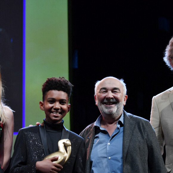 Deborah François, membre du jury, Soan, Gérard Jugnot, prix du public pour son film "Le Petit piaf", Dominique Desseigne - Cérémonie de clôture du 7 ème Festival de cinéma et musique de film de La Baule, le 26 juin 2021.