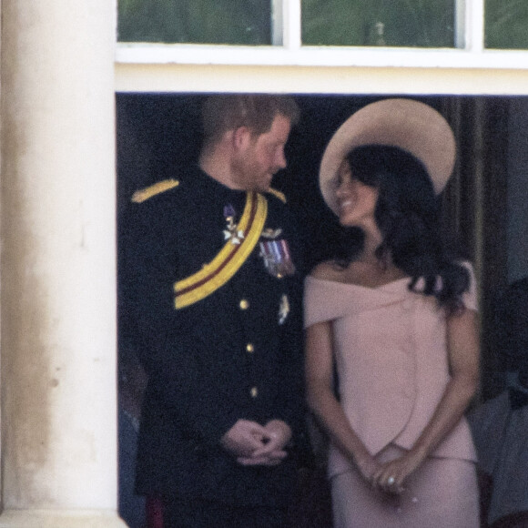 Le prince Harry, duc de Sussex, et Meghan Markle, duchesse de Sussex - Les membres de la famille royale britannique lors du rassemblement militaire "Trooping the Colour" (le "salut aux couleurs"), célébrant l'anniversaire officiel du souverain britannique. Cette parade a lieu à Horse Guards Parade, chaque année au cours du deuxième samedi du mois de juin. Londres, le 9 juin 2018.
