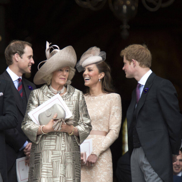 Le prince Andrew, le prince Charles et son épouse Camilla le prince William et Kate Middleton, le prince Harry, le prince Edward et son épouse la comtesse Sophie, avec leur fille Louise - messe en la cathédrale Saint-Paul pour le jubilé de diamant de la reine Elizabeth, à Londres, le 5 juin 2012.
