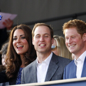 La princesse Beatrice, Kate Middleton, le prince William et le prince Harry - Concert en l'honneur de la reine Elizabeth pour son jubilé de diamant devant Buckingham, à Londres, le 4 juin 2012.