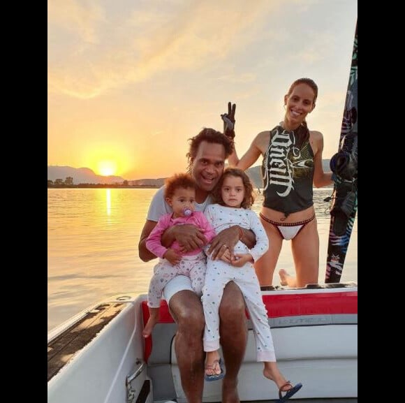 Christian Karembeu, son épouse Jackie Chamoun Karembeu et leurs filles Gaïa et Alessia. Juin 2021.
