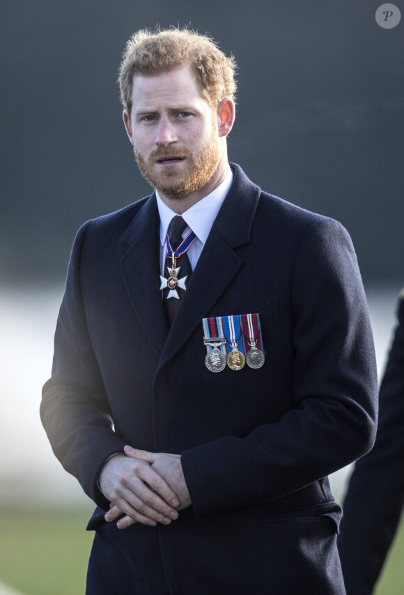 Le prince Harry participe à la Parade Souveraine à l'Académie Militaire Royale de Sandhurst au Royaume-Uni, le 15 décembre 2017.