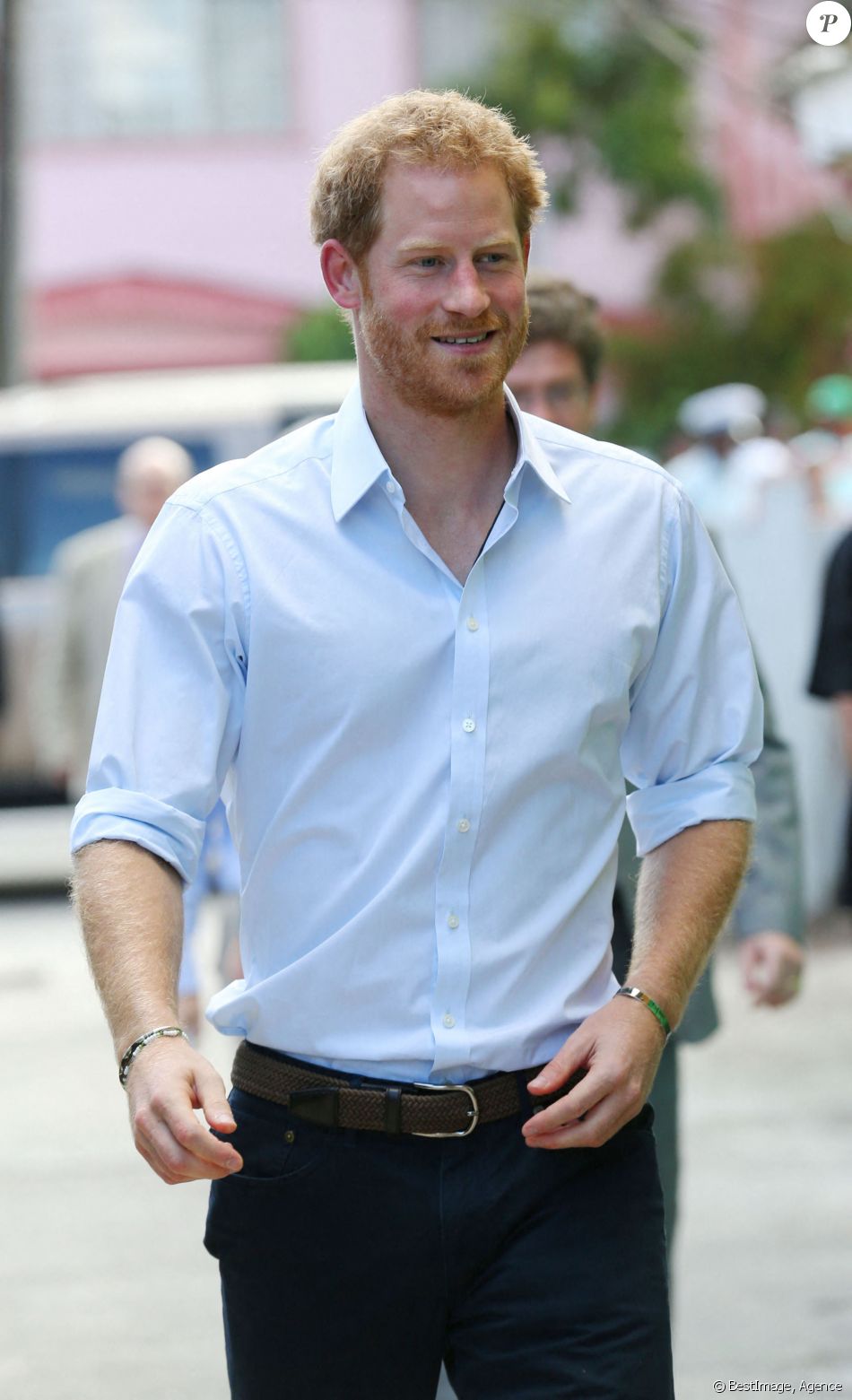 Le prince Harry visite le centre "Joshua House Children" en Guyane dans le cadre de son voyage aux Caraïbes à Georgetown le 4 décembre 2016