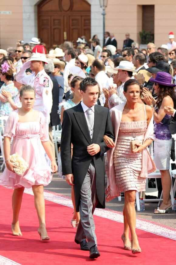 La princesse Stéphanie, son fils Louis Ducruet et ses filles, Pauline Ducruet et Camille Gottlieb - Mariage religieux du prince Albert et Charlene Wittstock à Monaco, le 2 juillet 2011.
